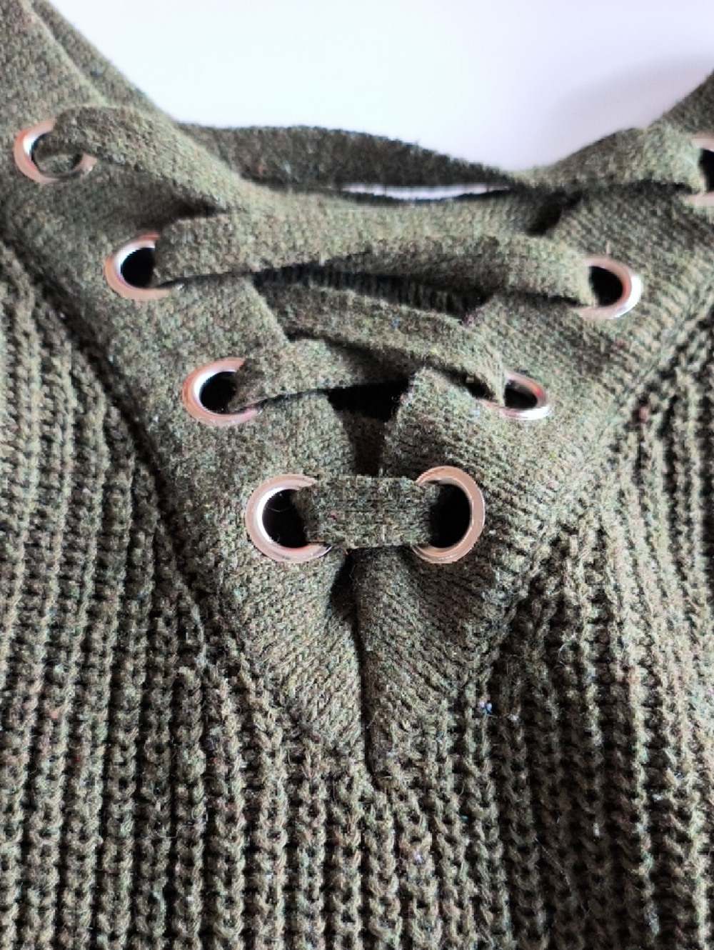 Green Sweater - Picture 4 of 5